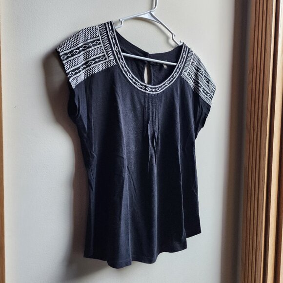 Cupio Black/White Aztec Embroidered Scoop Neck Cap Sleeve Blouse Size Small - Picture 3 of 14